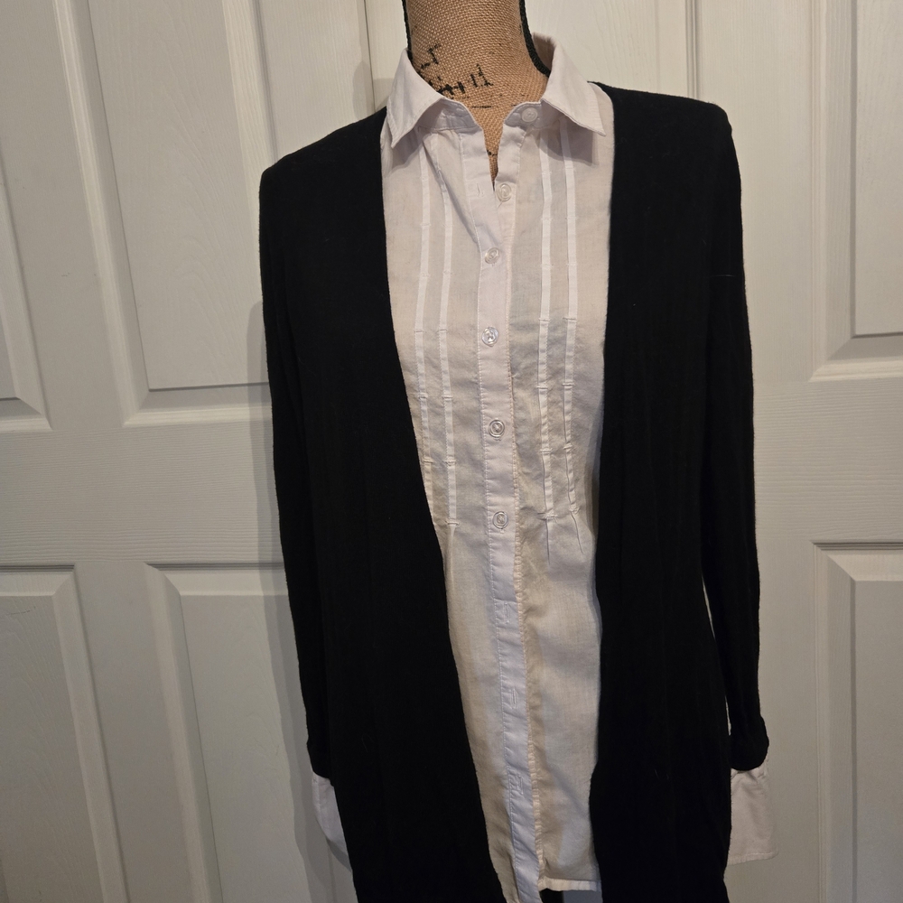 White House Black Market Monochrome Button Down Shirt
